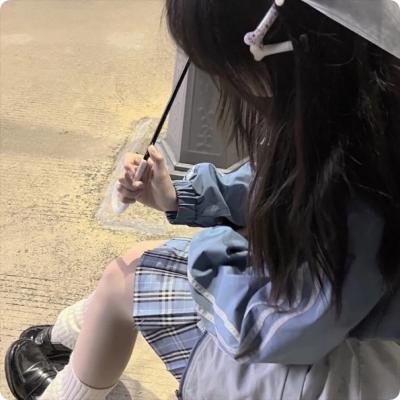 白色驯鹿海报
