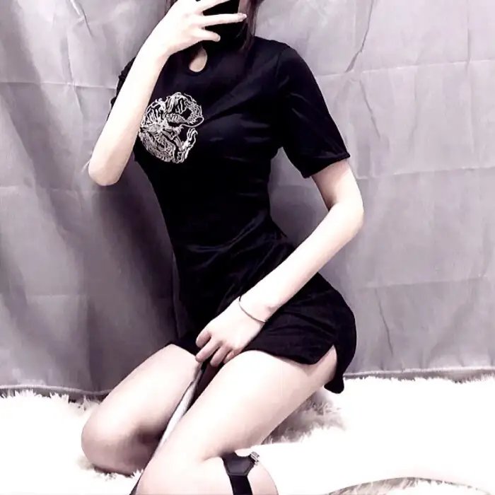 马奎斯的三场葬礼海报